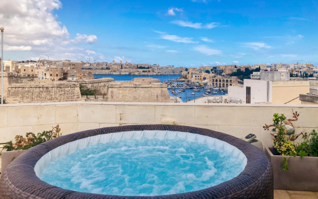 Valletta and Grand Harbour Lookout