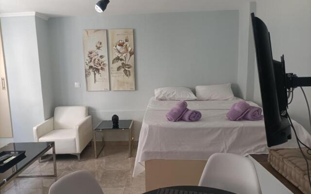 Cozy Studio Apartment near Panathenaic Stadium