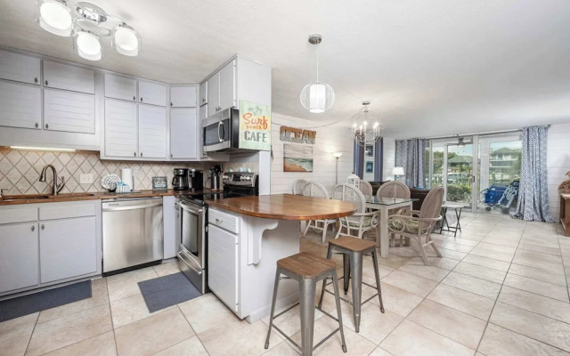 The Condor - Stay for 6