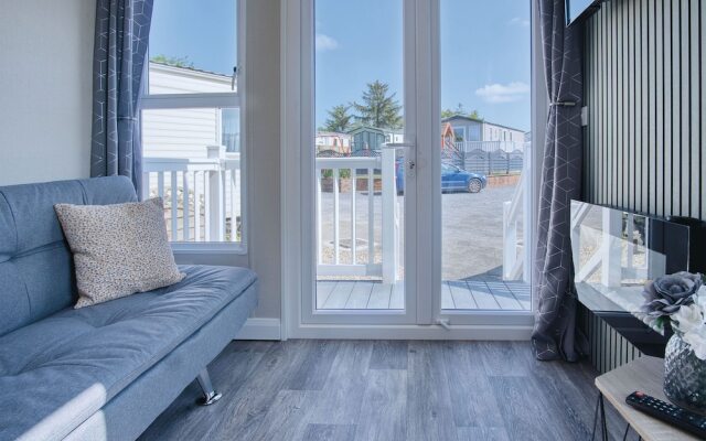 The Studio - 1 Bedroom Cabin - Amroth