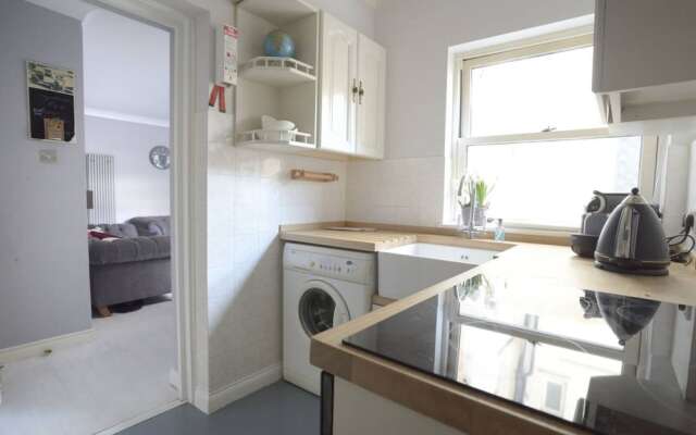 2 Bedroom Apartment Next to the Sea