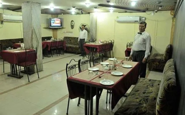 Hotel Heera