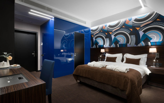 Bank Hotel