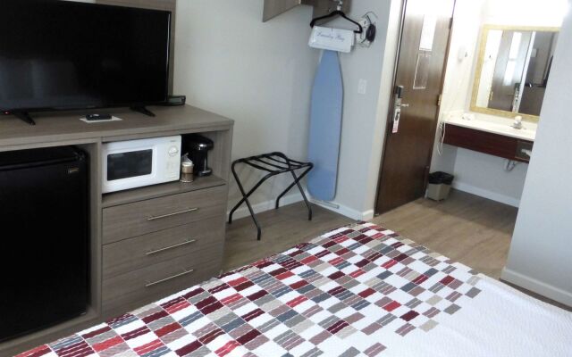 Ramada by Wyndham Medford Airport North