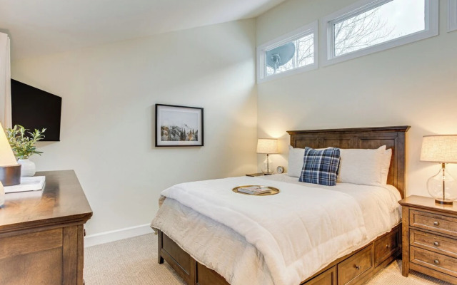 Golf Course & Mtn Views: Avon Townhome!
