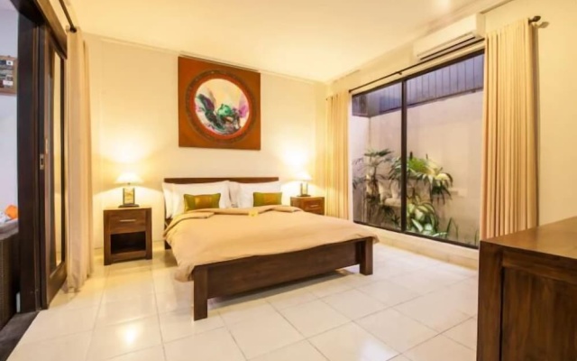 SMV -2BRPool- SANDAT · 2BR Private Pool Walk to Beach and Shops Legian – Guest Rooms – Kuta