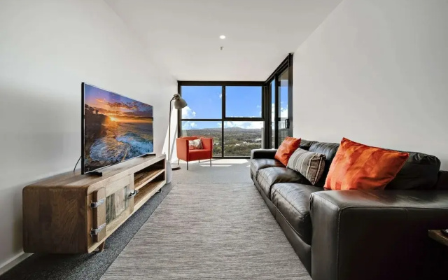 Chic 1-bed With Stunning Lake View & Indoor Pool