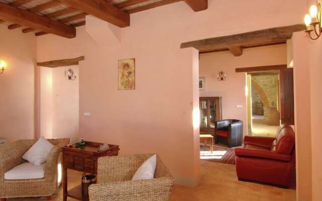 Lovely Villa in Tuoro sul Trasimeno with Pool