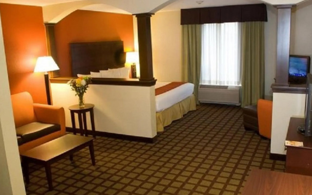 Holiday Inn Express Hotel & Suites Chicago-Algonquin by IHG