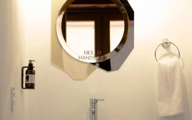 Casa 14 Hotel & Café