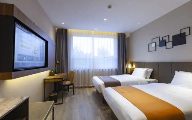 Home Inn Plus (Langfang Dacheng Jinbao Road Branch)