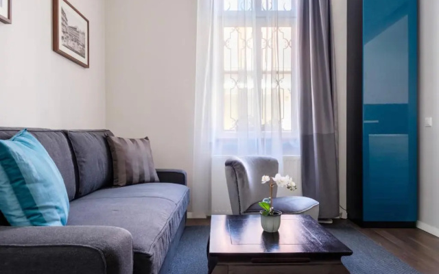 Andrassy Garden Apt in Center