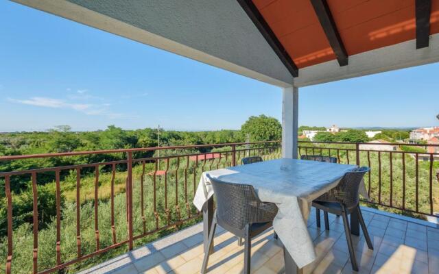 PHAROS house with apartment