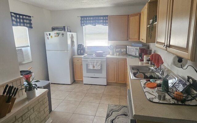 Sebastian Inn and Suites