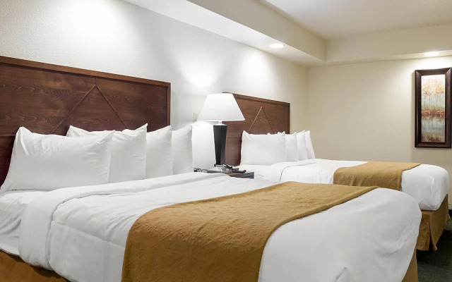 Baymont by Wyndham Jamestown Conference Center & Water Park