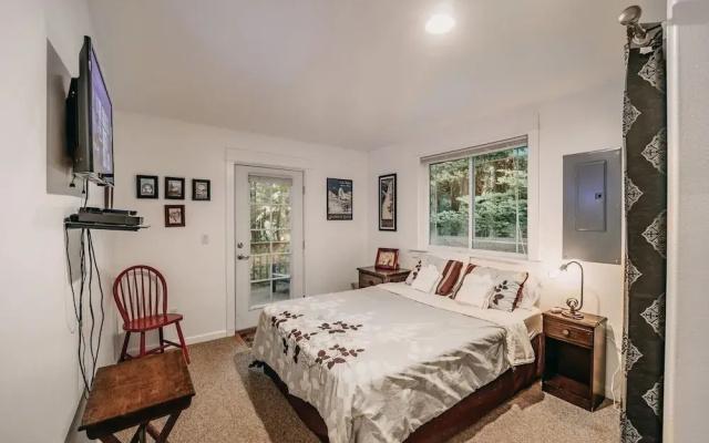01sl - Hot Tub - Pet Friendly - Bbq - Sleeps 8 3 Bedroom Home by RedAwning