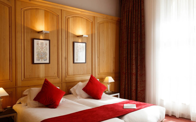 Hotel de Bourgtheroulde, Autograph Collection