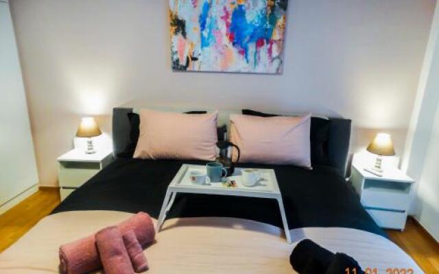 Noelli Cozy And Modern Apartment