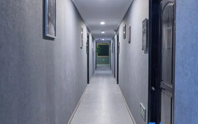 Quark E-sports Hotel