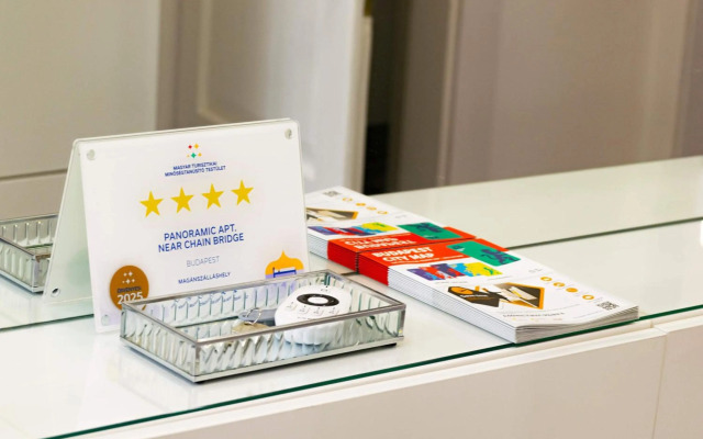 Panoramic Apt. near Chain Bridge