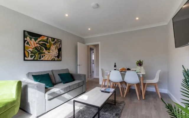 Altham Place-fully Refurbished 2-bath Bungalow