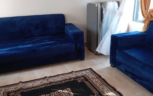 Apartment Sleeps 4 With Free Parking