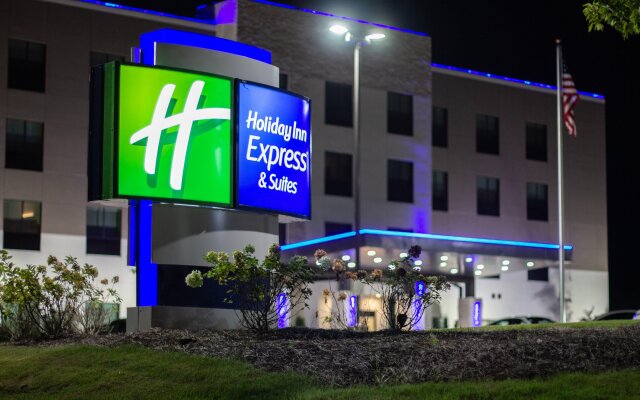 Holiday Inn Express & Suites Birmingham - Homewood, an IHG Hotel