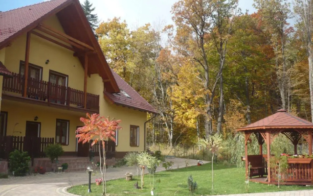 Wynajem Pokoi Willa Pod Lasem