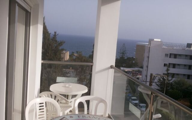 3 Bedroom Apartment with Sea View