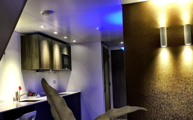 Apart Food and Drinks