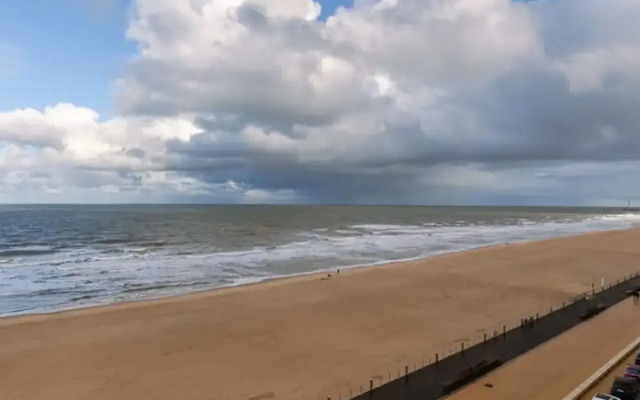 Beautiful Seaview Apartment With Private Garage