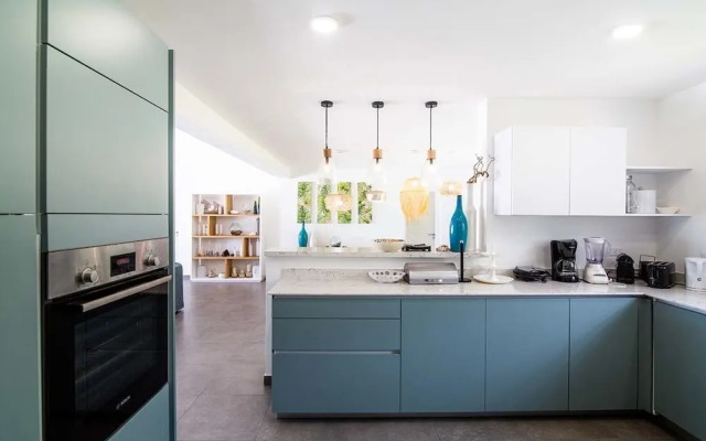 Alizee by Island Properties Online