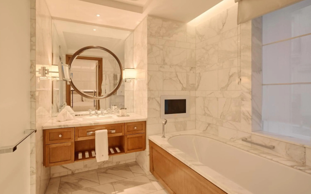 Corinthia London