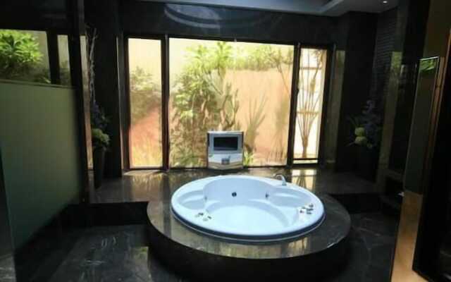 THE YORKER De'luxe Motel