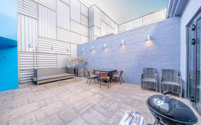 AMI Boutique Hotel