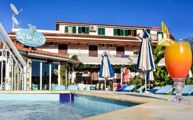 Acapulco Marinos Studios & Apartments