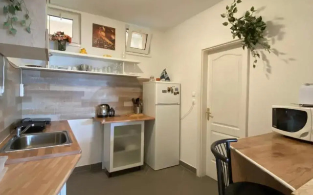 Viktória ~Vízparti ~ Medencés ~ Apartman