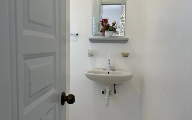 Digital Nomads & Adventurers, Caribbean Living Awaits