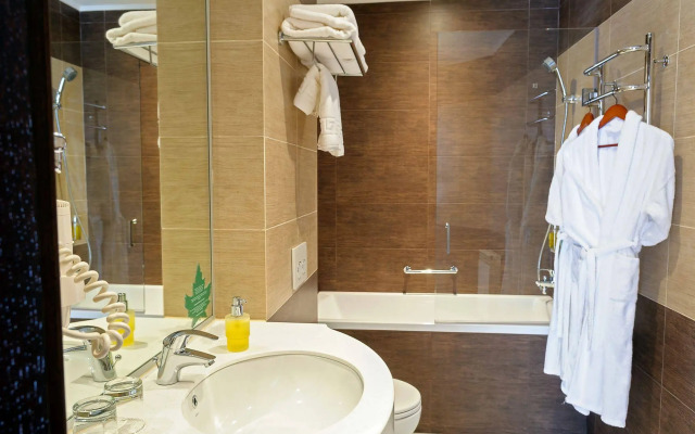 Rius Hotel Lviv