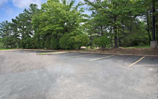Super 8 by Wyndham Raleigh Downtown