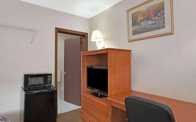 Knights Inn Pine Brook