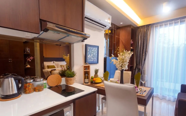 The Aristo Resort 32 by Holy Cow