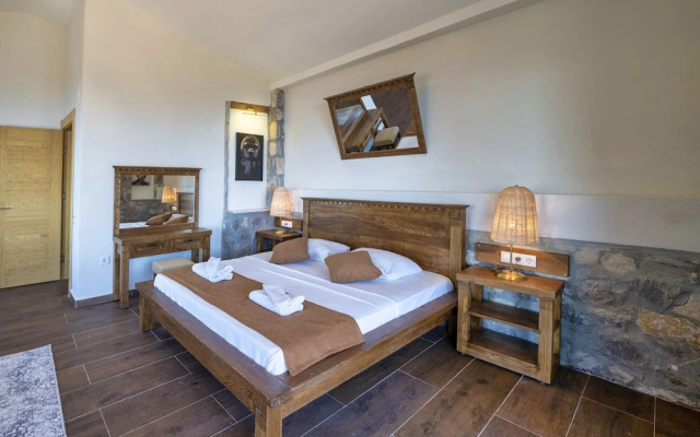 Villa Pine Private Located in a Quiet and Picturesque Location