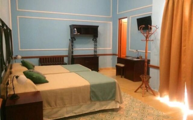 E Rueda Hotel