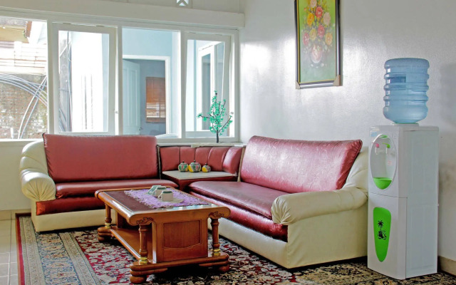 RedDoorz near Kampung Gajah