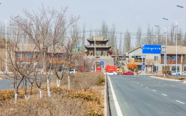 JUN Hotels Gansu Lanzhou Lanzhou New District Jing'er Road Asia-Pacific World Trade Center Square – Outside – Lanzhou