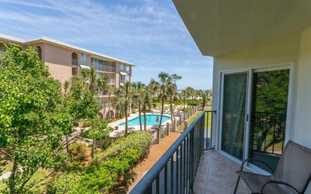Beach Club 208