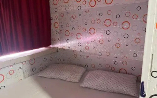 OYO 76116 Hotel Sakinaka Inn