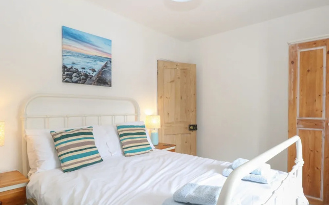 7 Coastal Cottages