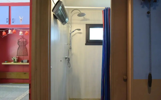 Lively Holiday Home With Garden, Barbecue, Garden Furniture